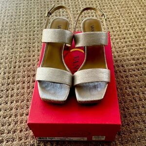 Vaneli Maida Perla Women’s Platform Heel Sandle 7M